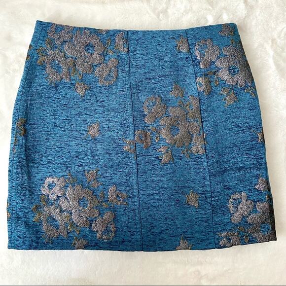 Free People Floral Embroidered Blue Zip Up Mini Skirt Size 4 - Picture 2 of 6